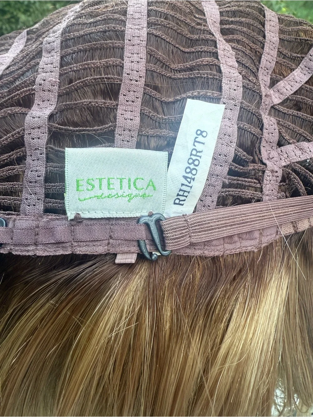 Estetica Lace Front Wig RH1488RT8 Rooted Blonde EUC + Storage Case
